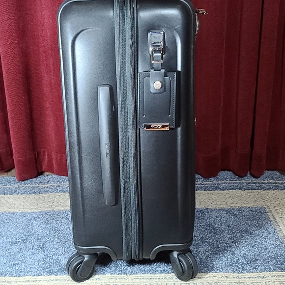 TUMI Dual Access 4wh Carry-On - Picture 4 of 16